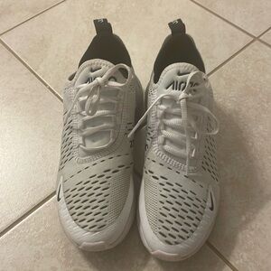 Nike Air Max 270 Women's White Black Running Lifestyle Shoes Size 6.5